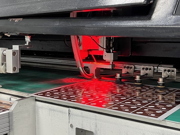 What is Thermal and Electrical Separating Pad in Metal Core PCB?